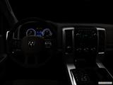  Centered wide dash shot photo